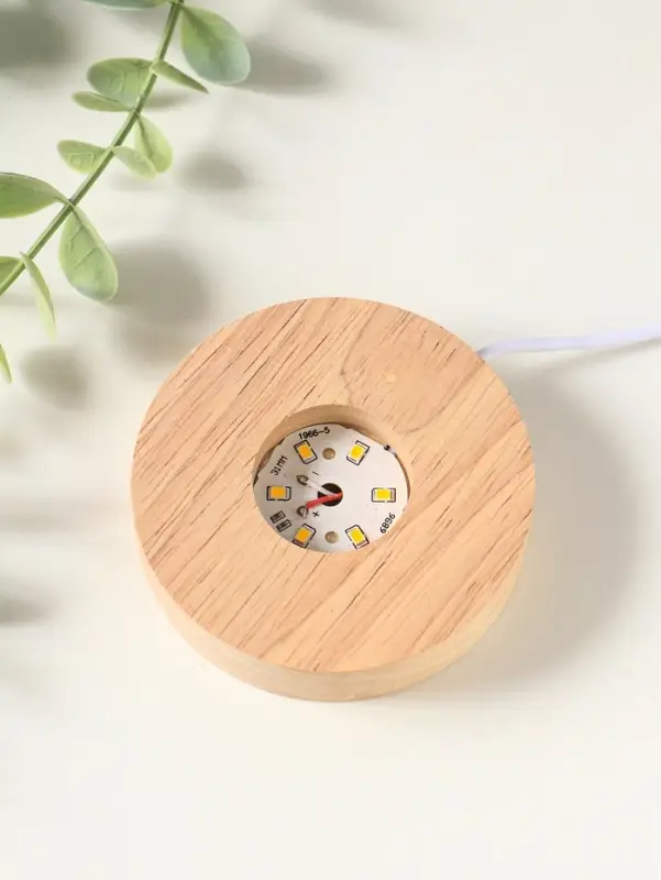 Фигурка светящаяся &laquo;Гуань Инь&raquo;, акрил, от USB, 8&times;8&times;14 см