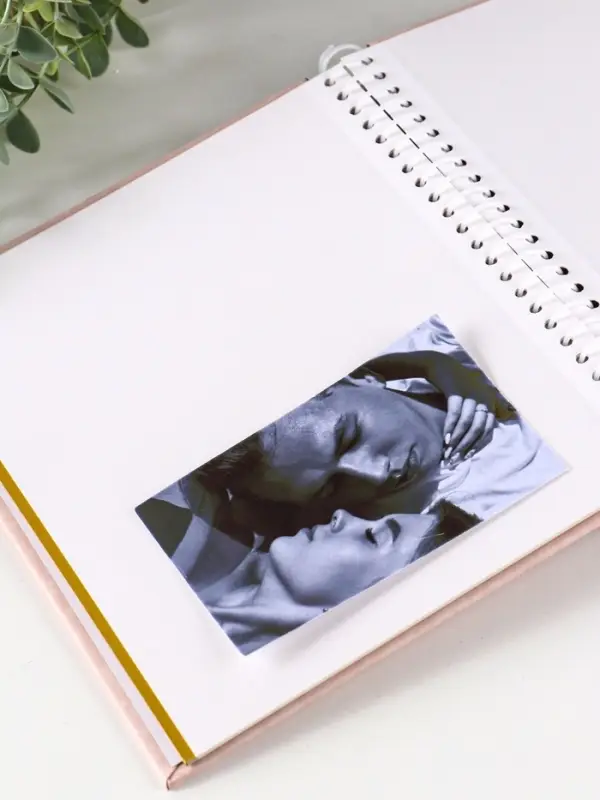 Фотоальбом Фотоальбом "Зайки" 10 "магнитных"листов 23X28см, пер-т внутр.спираль