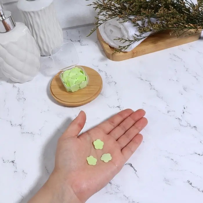 Мыло листовое, в пластинах, 72 (± 2) шт., в футляре, зелёное