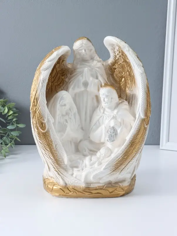 Фигура "Ангел хранитель" белый с золотом 35х25х15 см