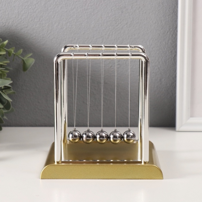 Маятник пластик Маятник пластик "Шары Ньютона" золото 13,5х11х13,5 см