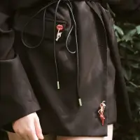 Брошь &laquo;Леди&raquo;, в шляпке, красная в золоте