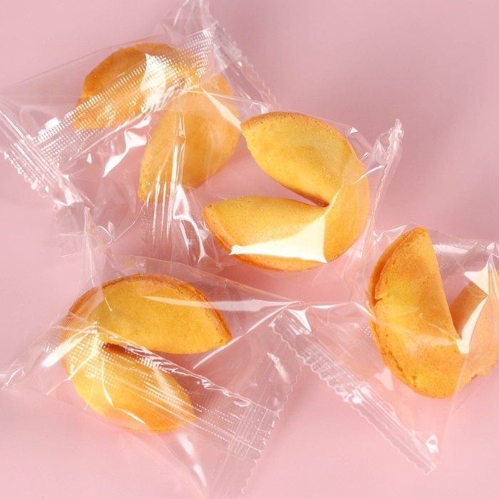 Печенье с предсказанием в консервной банке «8 марта», 24 г (4 шт. х 6 г).