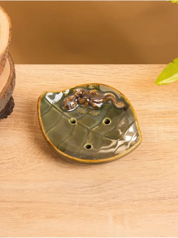 Мыльница &laquo;Геккон на листочке&raquo;, 13&times;11&times;2.5 см, керамика, зелёная