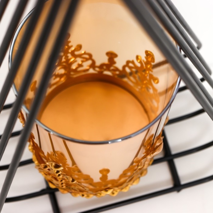 Подсвечник металл, стекло на 1 свечу Подсвечник металл, стекло на 1 свечу "Пирамида" d-7,5 см, золото, чёрный 9х16,5х31 см