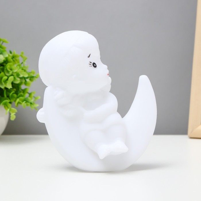 Ночник Ночник "Ангелок на луне" LED батарейки 3xLR белый 10х13х15 см RISALUX