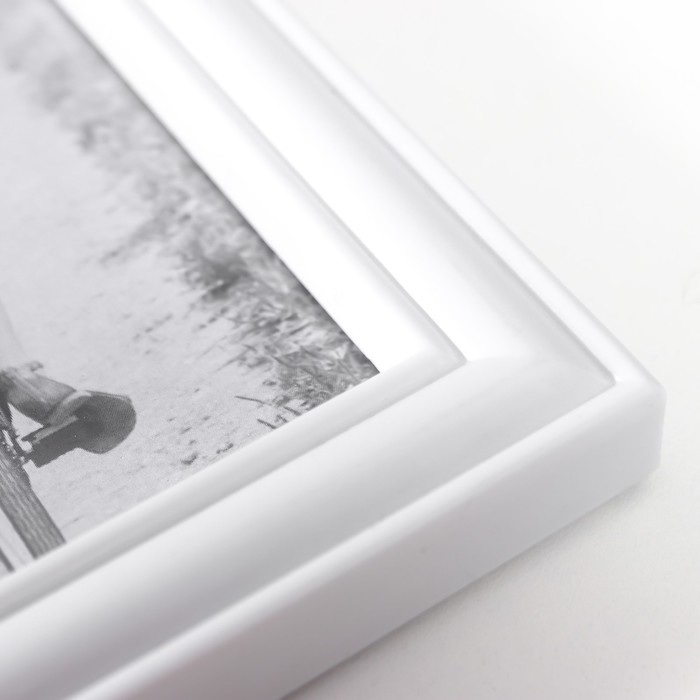 Фоторамка на 4 фото 10х10, 10х15 см  Фоторамка на 4 фото 10х10, 10х15 см "Классика" белая набор 4 шт 31,5х26 см