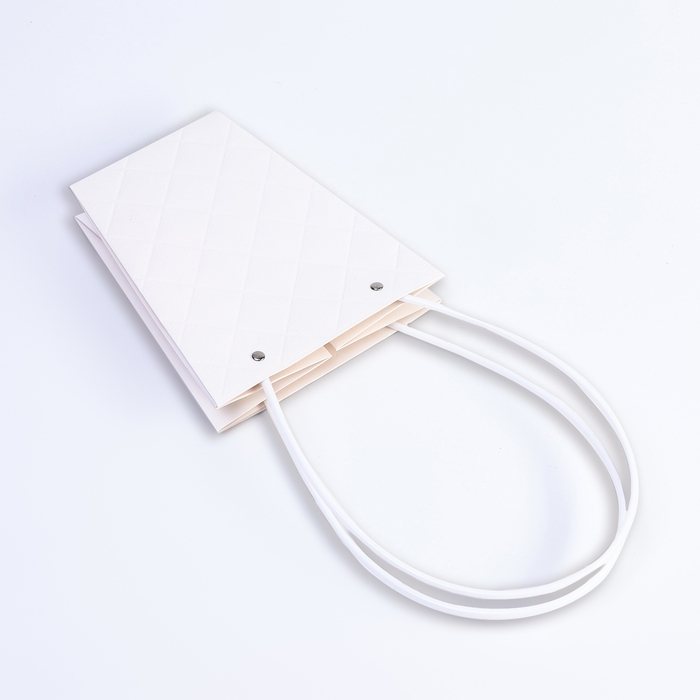 Сумка для цветов белая влагостойкая, 17x17-11.5x11.5-20 см Сумка для цветов белая влагостойкая, 17x17-11.5x11.5-20 см