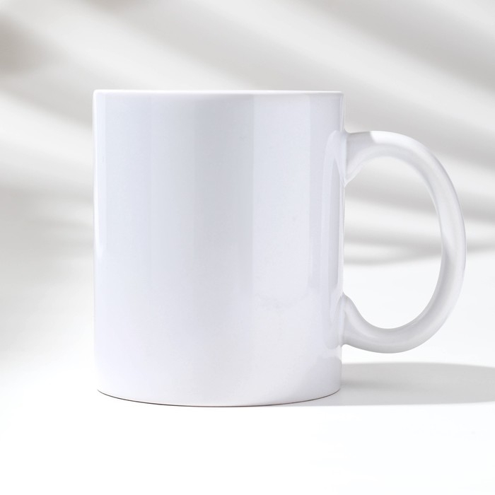 Кружка новогодняя керамическая «Белочка», 320 мл, цвет белый