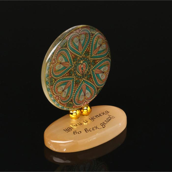 Изделие на подставке №6 Изделие на подставке №6"Мандала", селенит