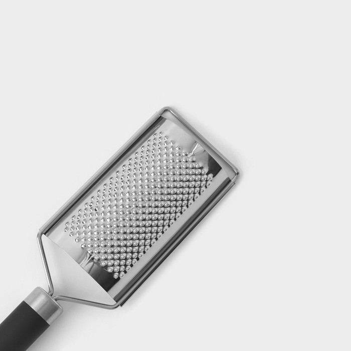 Тёрка для сыра мелкая Доляна Venus, 23,5×5,8 см, с ручкой, цвет чёрный Тёрка для сыра мелкая Доляна Venus, 23,5×5,8 см, с ручкой, цвет чёрный