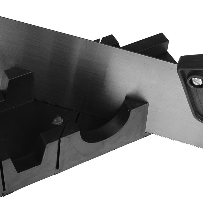 Стусло с ножовкой ТУНДРА, стусло 45 90 135° 300х65 мм, ножовка 300 мм Стусло с ножовкой ТУНДРА, стусло 45 90 135° 300х65 мм, ножовка 300 мм