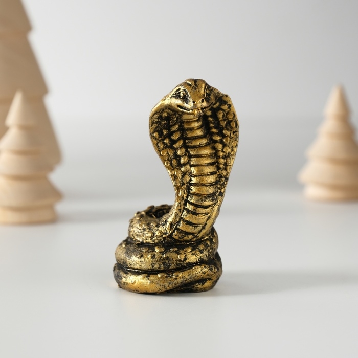 Сувенир полистоун Сувенир полистоун "Кобра" чёрно-золотая 4,3х6 см