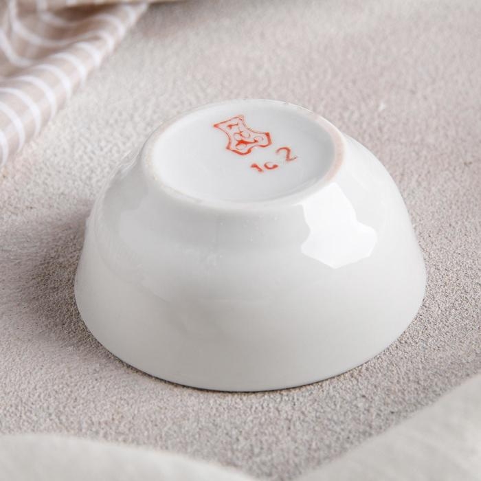 Солонка &laquo;Романс&raquo;, 50 мл, отводка золотом, цвет белый