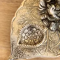 Подставка под благовония «Ганеша на листе», 12.5×10×6.7 см, алюминий