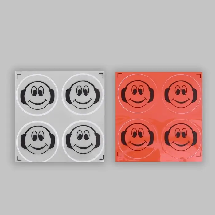 Светоотражающие наклейки «Смайл», d = 5 см, 4 шт на листе, цвет МИКС Светоотражающие наклейки «Смайл», d = 5 см, 4 шт на листе, цвет МИКС