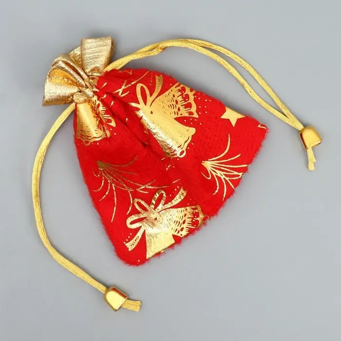 Мешочек подарочный плюш «Новогодние салюты», колокольчики, тиснение, 10 х 12 см +/- 1.5 см Мешочек подарочный плюш «Новогодние салюты», колокольчики, тиснение, 10 х 12 см +/- 1.5 см