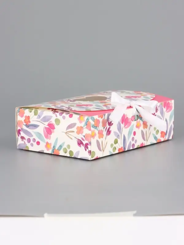 Подарочная коробка сборная с окном «Розовые цветы», 16.5×11, 5×5 см