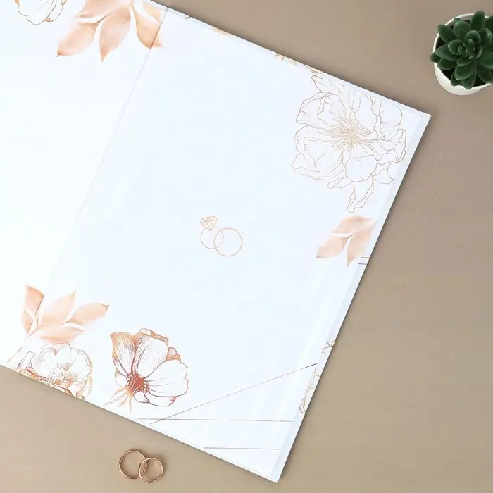 Папка для свидетельства о заключении брака «Цветы и золото», ВБ, 23.5 х 31.4 см Папка для свидетельства о заключении брака «Цветы и золото», ВБ, 23.5 х 31.4 см