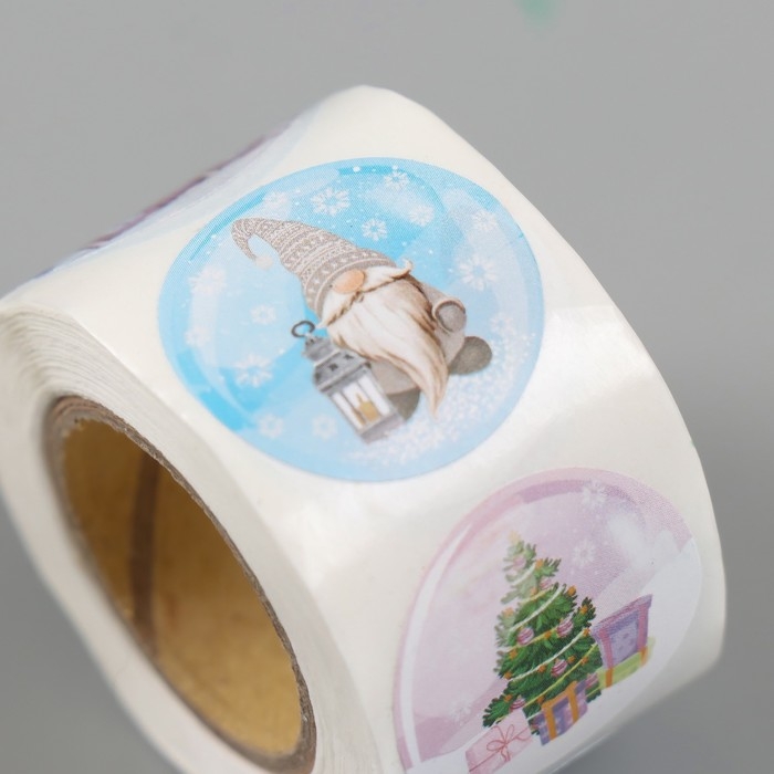 Наклейка бумага Наклейка бумага "Волшебная зима" d=2,5 см 252 шт в рулоне