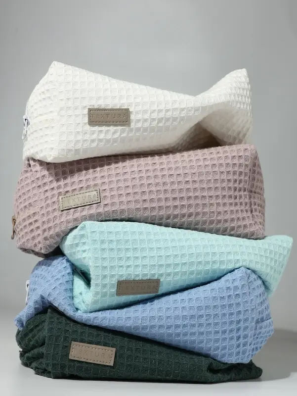 Косметичка женская на молнии TEXTURA, объёмная, большая, мягкая, зелёная