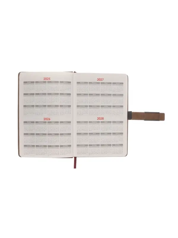 Ежедневник недатированный формат А5, с хлястиком, 112л, линия, пвх, Коричневый Ежедневник недатированный формат А5, с хлястиком, 112л, линия, пвх, Коричневый