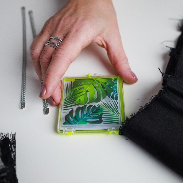 Игольница магнитная «Тропики», с иглами, 7 × 8 см, цвет жёлтый Игольница магнитная «Тропики», с иглами, 7 × 8 см, цвет жёлтый