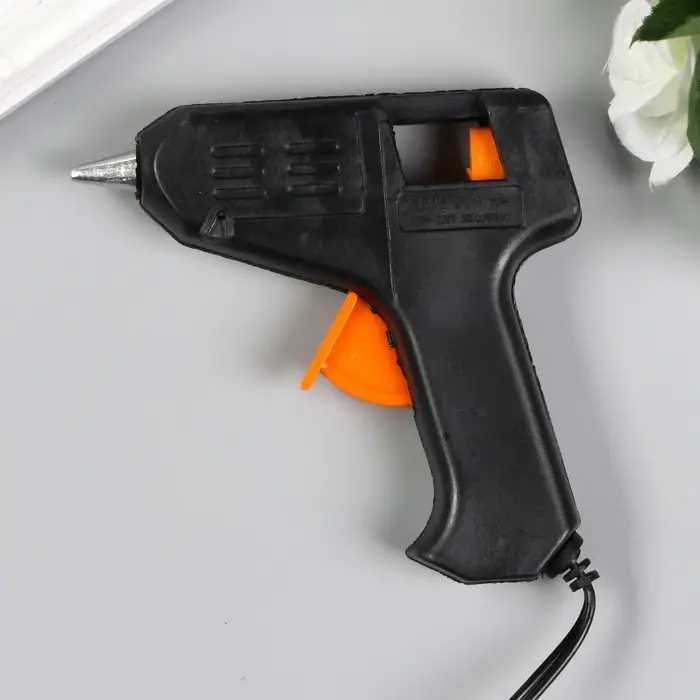 Клеевой пистолет 12&times;10.5 см питание: сетевой, диаметр стержня - 7 мм