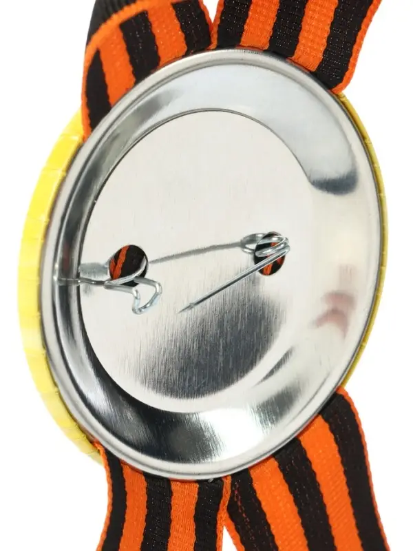 Значок закатной с георгиевской лентой «9 мая» Значок закатной с георгиевской лентой «9 мая»