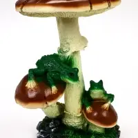 Садовая фигура 43 х_ х _ см зеленый полистоун Гриб тройной с двумя лягушками