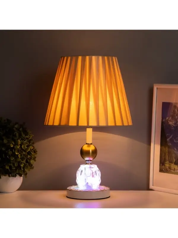 Лампа настольная &laquo;Курс&raquo; 1&times;40 Вт Е27+подсветка LED 5 Вт золото 25&times;25&times;40 см