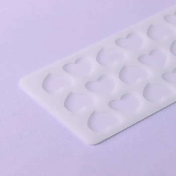 Форма для шоколада &laquo;Сердца&raquo;, силикон, 18 ячеек, 21&times;11&times;0.3 см, прозрачная