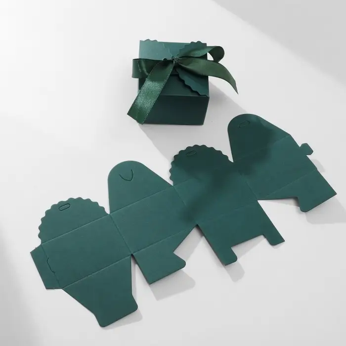 Коробочка подарочная складная «Сюрприз» 6×6×4.5, изумрудный