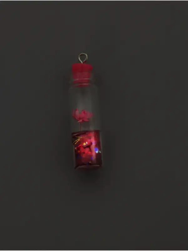 Подвеска для творчества акрил Подвеска для творчества акрил "Бутылочка с цветком" светится в темноте МИКС 1,1х1,1х4,2 см 1071529