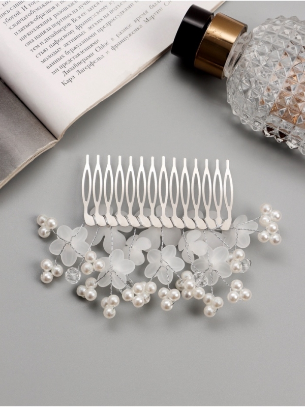 Гребень для волос  Гребень для волос "Эмилия" цветочный, 11х6 см, белый