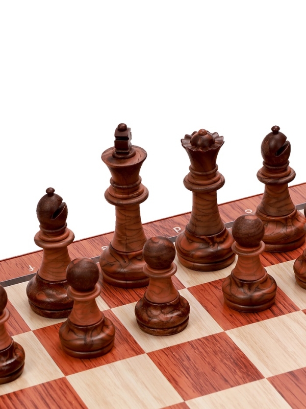 Шахматы 36 х 31 см, король h-7.2 см, пешка h-4 см Шахматы 36 х 31 см, король h-7.2 см, пешка h-4 см