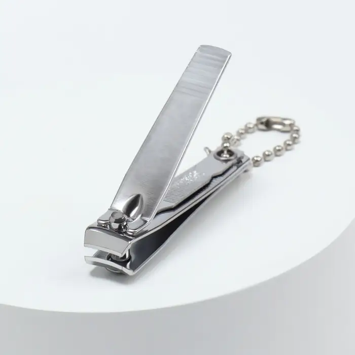 Кусачки книпсер маникюрные, с пилкой, 5.7 см, с цепочкой, на блистере