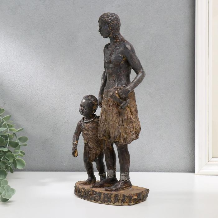 Сувенир полистоун  Сувенир полистоун "Африканец с сыном" под дерево 32х15,5х9 см