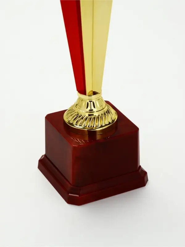 Кубок спортивный 196 С цвет зол, на пластиковой подставке, 23,6 &times; 7,5 &times; 7,5 см