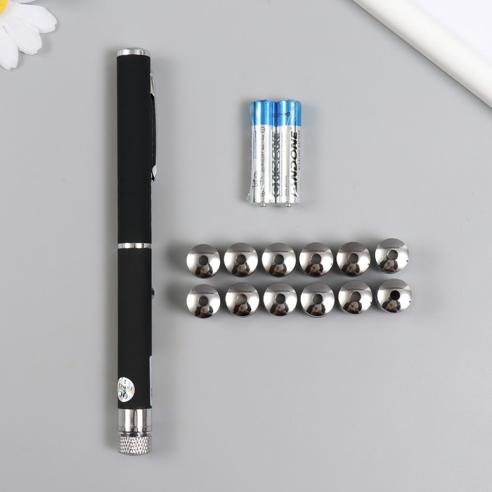 Указка лазерная 12 + 1 насадки от 2 х ААА 7,7х21 см Указка лазерная 12 + 1 насадки от 2 х ААА 7,7х21 см