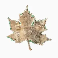 Брошь &laquo;Лист&raquo; кленовый, стеклярус, цвет зелёный в золоте
