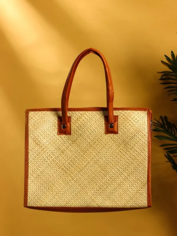 Сумка плетёная на молнии из пандана 41х16х50 см, светло-коричневый Сумка плетёная на молнии из пандана 41х16х50 см, светло-коричневый