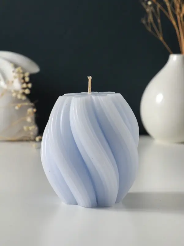 Свеча-цилиндр 9х8 см, 220 гр, с нарезкой, лаванда Свеча-цилиндр 9х8 см, 220 гр, с нарезкой, лаванда