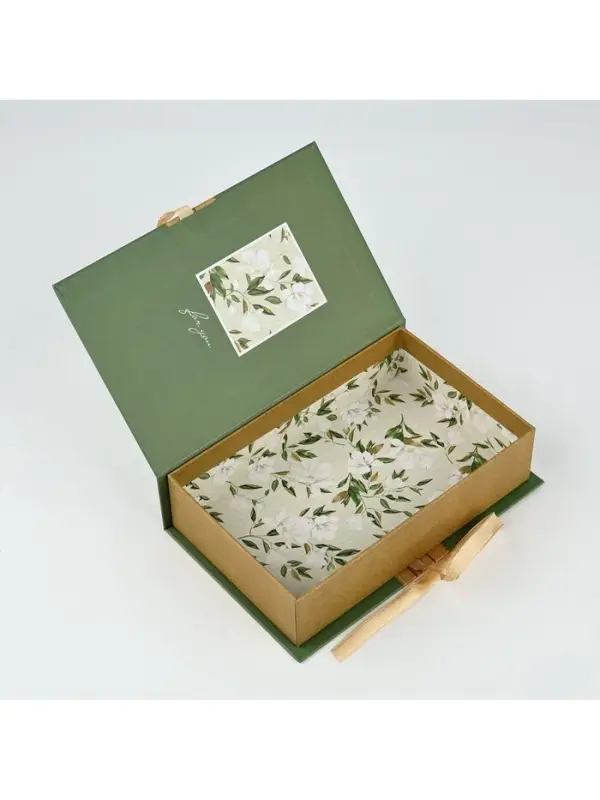 Коробка - книга, упаковка подарочная, &laquo;С любовью&raquo;, 20&times;12.5&times;5 см