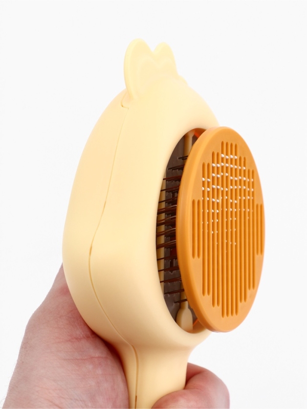 Пуходерка пластиковая Пуходерка пластиковая "Петушок" с самоочисткой, 8,7 х 22 см, жёлтая