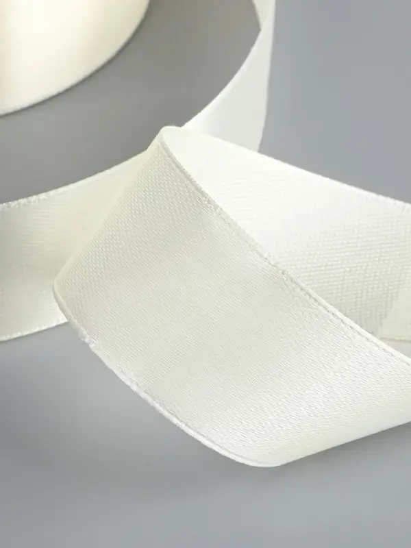 Лента атласная, 25 мм, 23&plusmn;1 м, нежно-бежевая №02