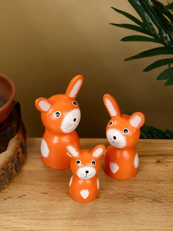 Набор сувенирный «Зайки», h=15 см, h=13 см, h=10 см, дерево, оранжевый