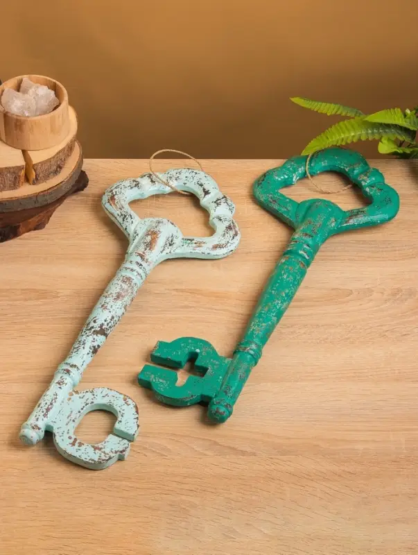 Сувенир «Ключ от счастья», 21×4.5×50 +/- 3 см, дерево, зелёный Сувенир «Ключ от счастья», 21×4.5×50 +/- 3 см, дерево, зелёный