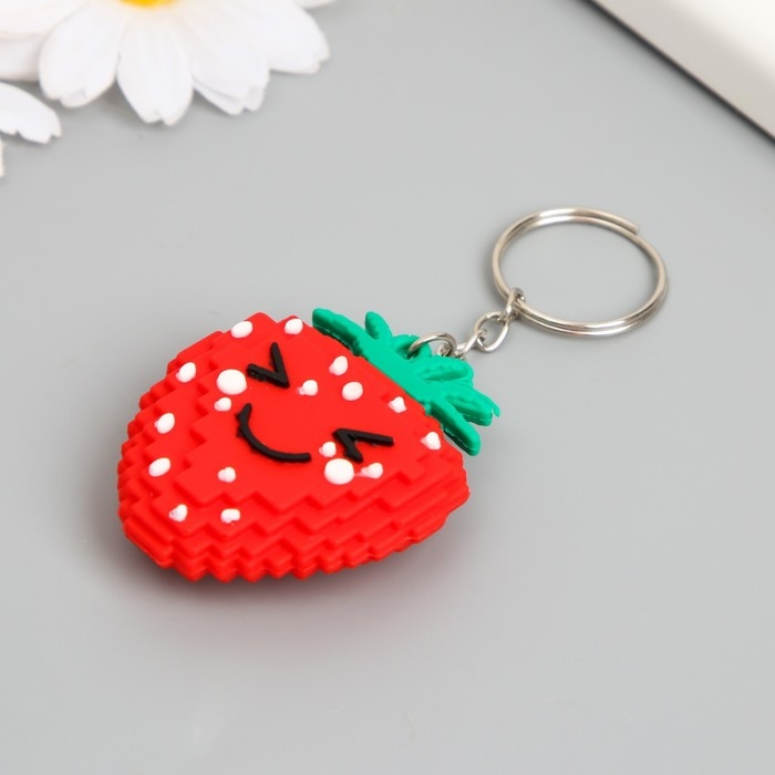 Брелок резина  Брелок резина "Клубничка" 4х5 см