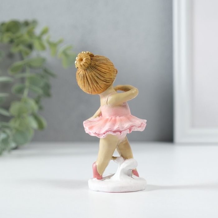 Сувенир полистоун  Сувенир полистоун "Девочка балерина в розовой пачке" 5х4,5х9,5 см